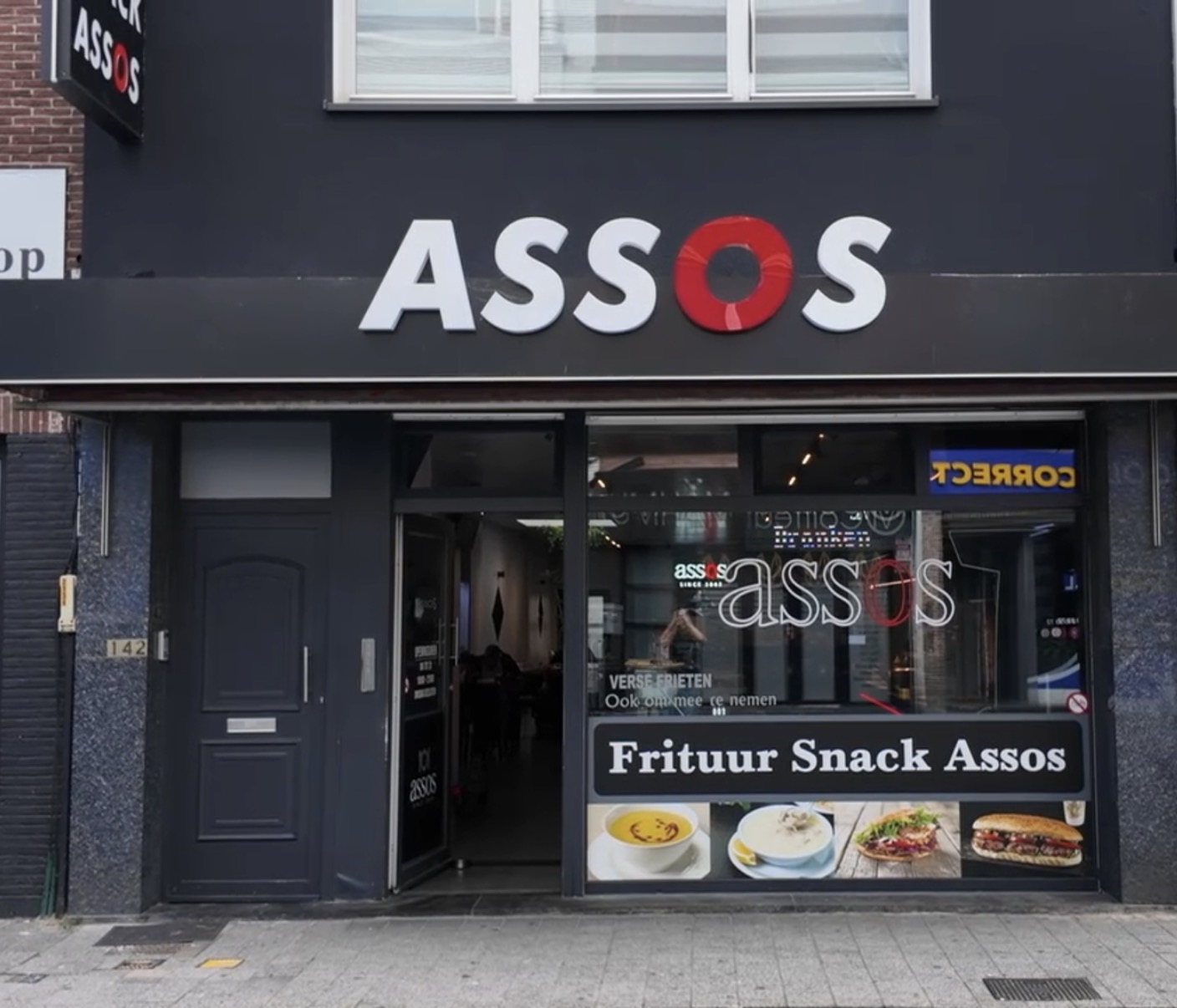 Gevel van Frituur Snack Assos in de Wondelgemstraat